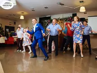 ведущий на праздник